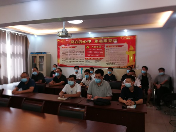 2、参加技术援助的多宝(中国)工程技术人员.jpg 2、参加技术援助的多宝(中国)工程技术人员.jpg