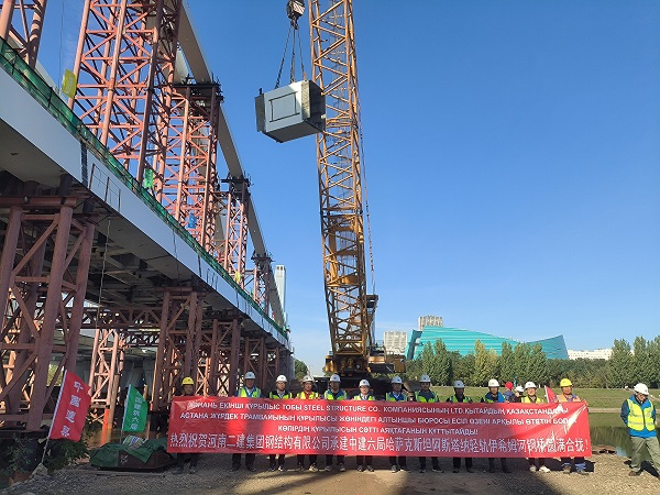 项目人员合影.jpg 项目人员合影.jpg