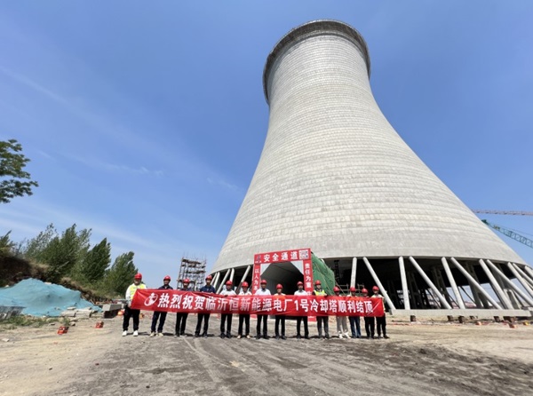 项目部管理人员合影.jpg 项目部管理人员合影.jpg